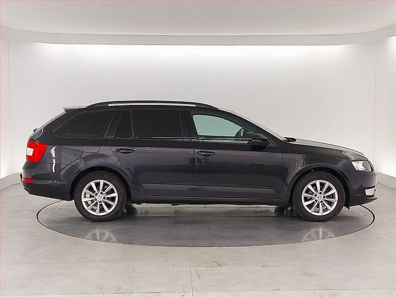 Škoda Octavia (2015) Elegance 1.6 TDI, Serv.kniha - fotka 6 z 22