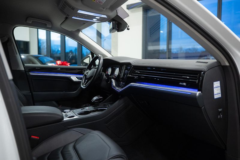 Volkswagen Touareg (2022) 3.0TDI 210KW 4X4 1ČR NOVÁ CENA - fotka 14 z 39