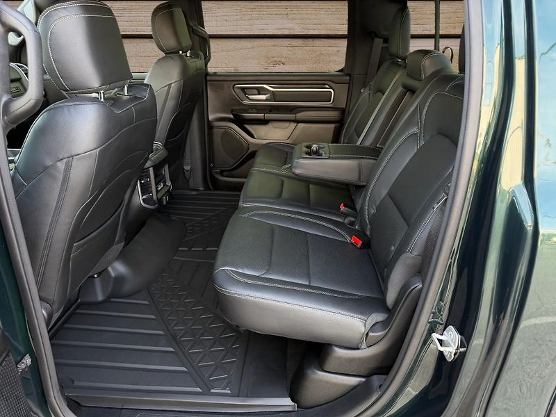 Dodge RAM (2022) +SERRANO GREEN+LOOK26+HEMI+ - fotka 12 z 24