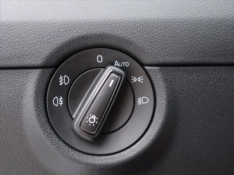 Škoda Octavia 1,6 TDI 85kW DSG CZ Style DPH - fotka 16 z 37