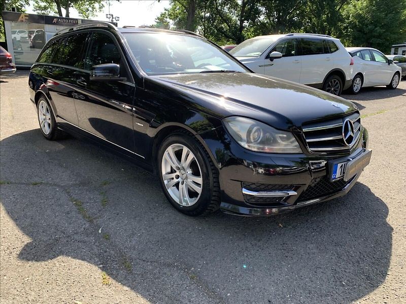 Mercedes-Benz Třídy C 2,2 CDI 4MATIC - fotka 3 z 20