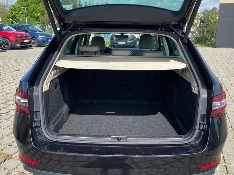 Škoda Superb (2016) 2,0 (110kW) NM Aut. - fotka 9 z 30