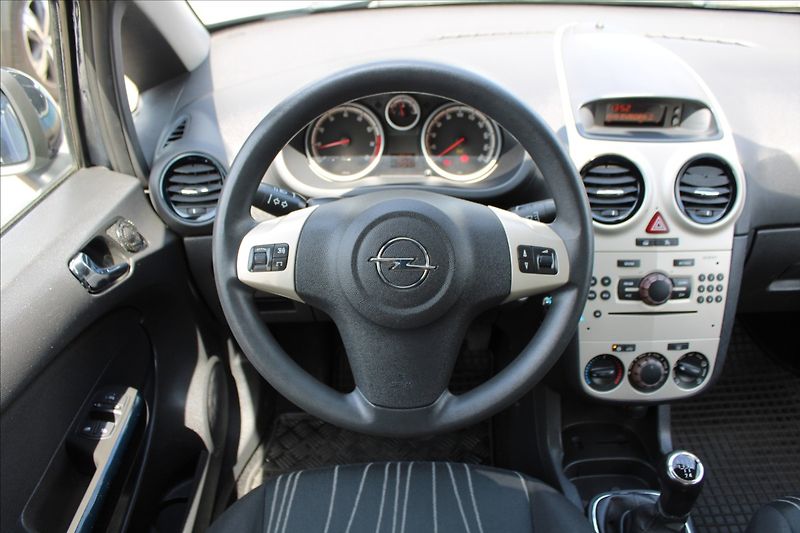 Opel Corsa 1,2 i  NOVÉ V ČR,1.MAJITEL - fotka 10 z 20