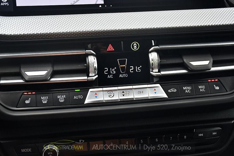 BMW Řada 2 218d M-SPORT 1M ČR HUD - fotka 29 z 46