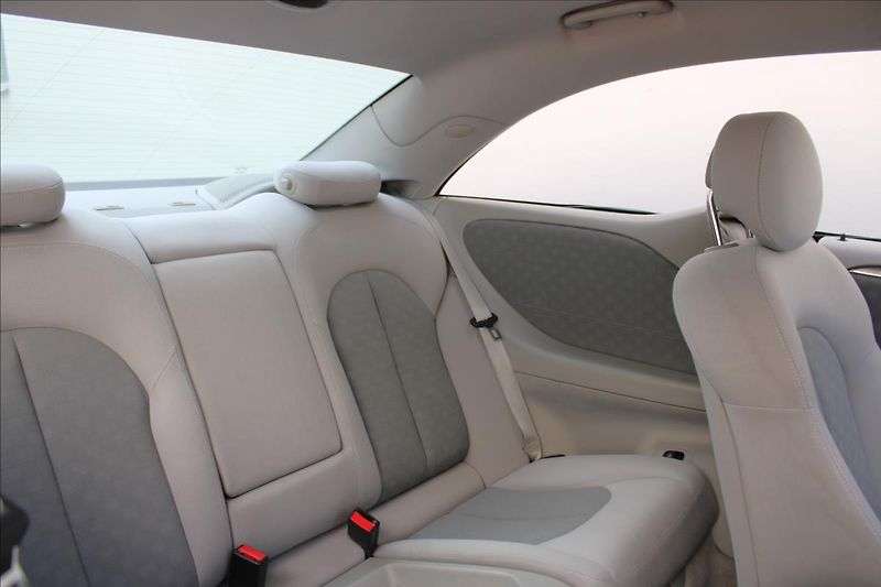 Mercedes-Benz CLK 270 CDI / Automat / CZ - fotka 26 z 32