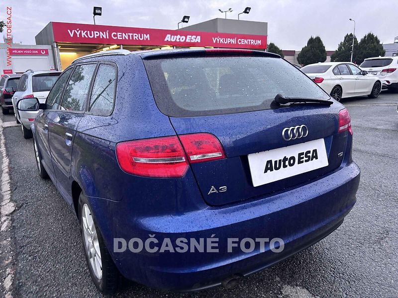 Audi A3 (2011) 1.6TDi, servis.kniha - fotka 2 z 3