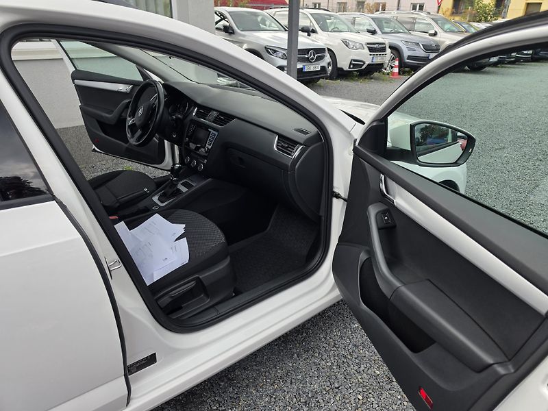 Škoda Octavia 1.6 TDI DSG.  - fotka 14 z 19
