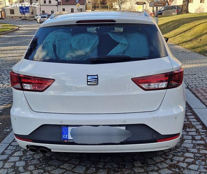 Seat Leon (2015) 2.0 /110kW - fotka 6 z 7