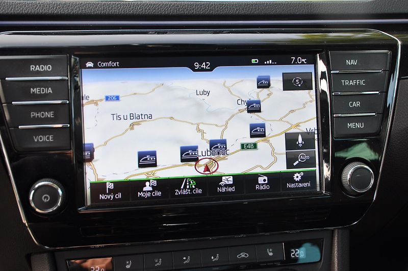 Škoda Superb III 2.0TDI 140kW KOMBI L+K - fotka 15 z 22