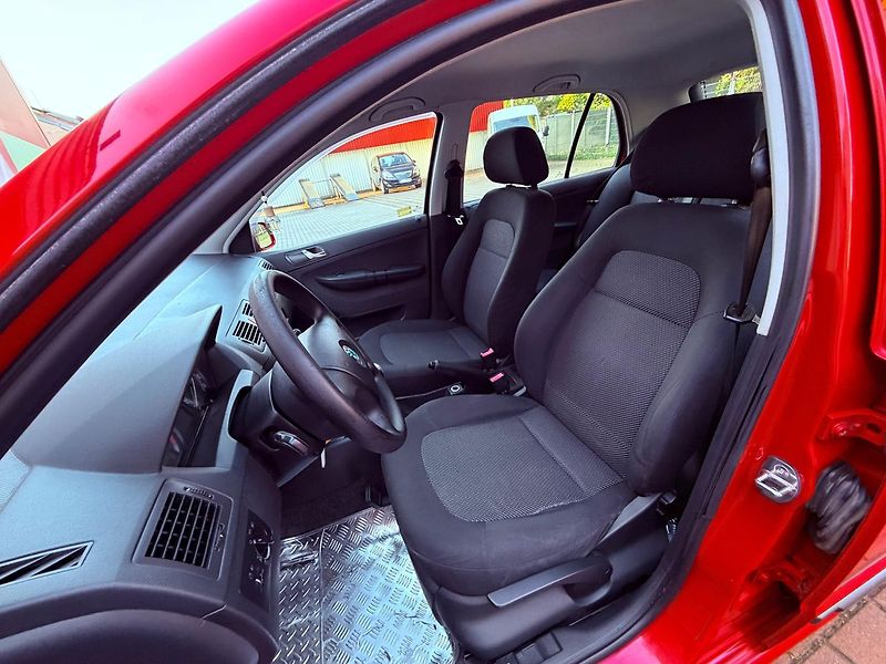 Škoda Fabia 1.2 HTP 12V, ČR, 1.Maj - fotka 12 z 19