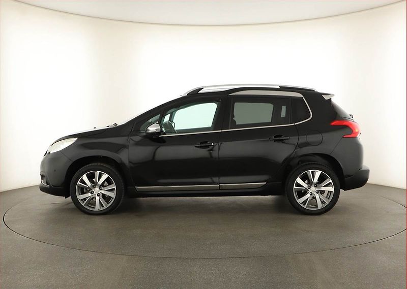 Peugeot 2008 (2015) 1.6 BlueHDi, Navi, Tempomat - fotka 3 z 17