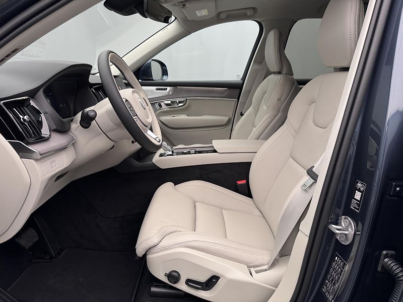 Volvo XC90 (2026) B5 AWD AUT BRIGHT PLUS 7míst - fotka 3 z 25