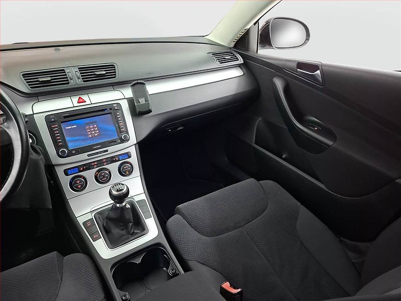 Volkswagen Passat (2009) 2.0 TDI, Serv.kniha, po STK - fotka 8 z 16