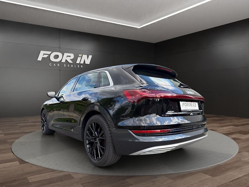 Audi e-tron (2023) 55 300KW 21 ALU  - fotka 4 z 27
