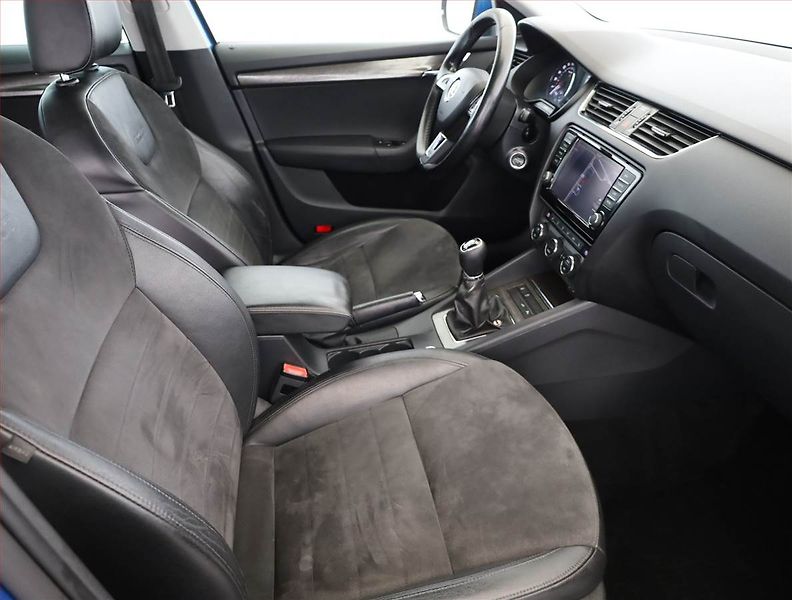 Škoda Octavia (2015) 2.0 TDI 4x4, 4X4, Serv.kniha - fotka 7 z 19
