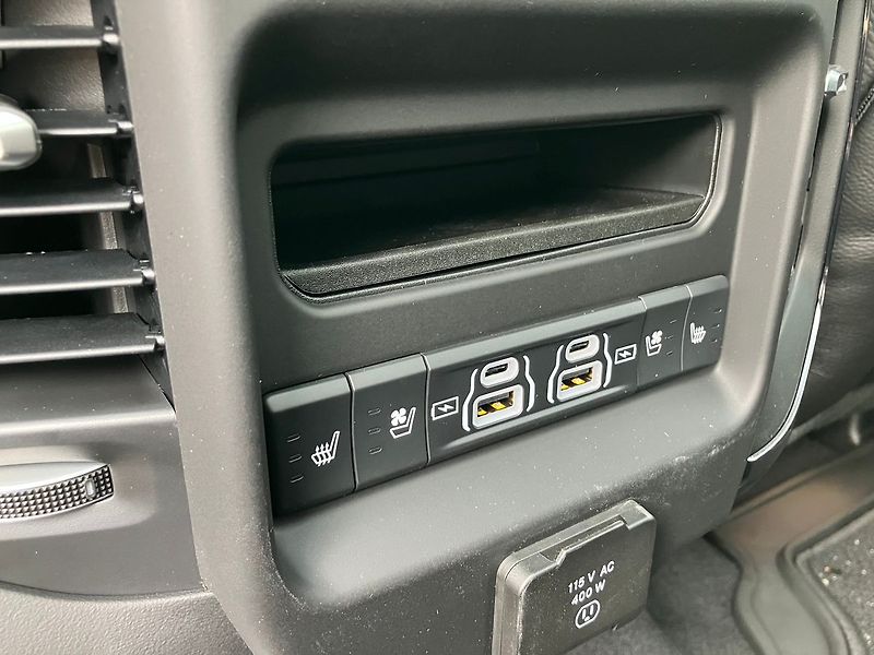 Dodge RAM (2025) 3.0 I6 548k LIMITED NIGHT RAMB - fotka 42 z 63