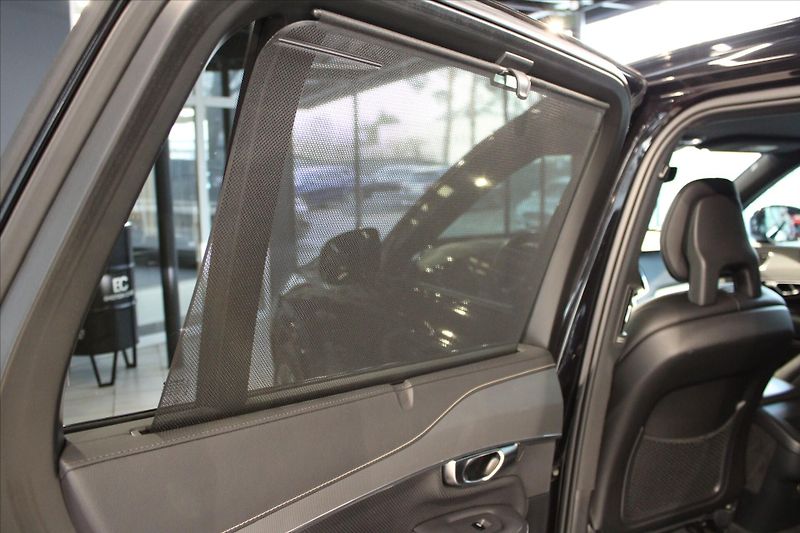 Volvo XC90 B5 AWD R Design PilotAssist/DP - fotka 26 z 32