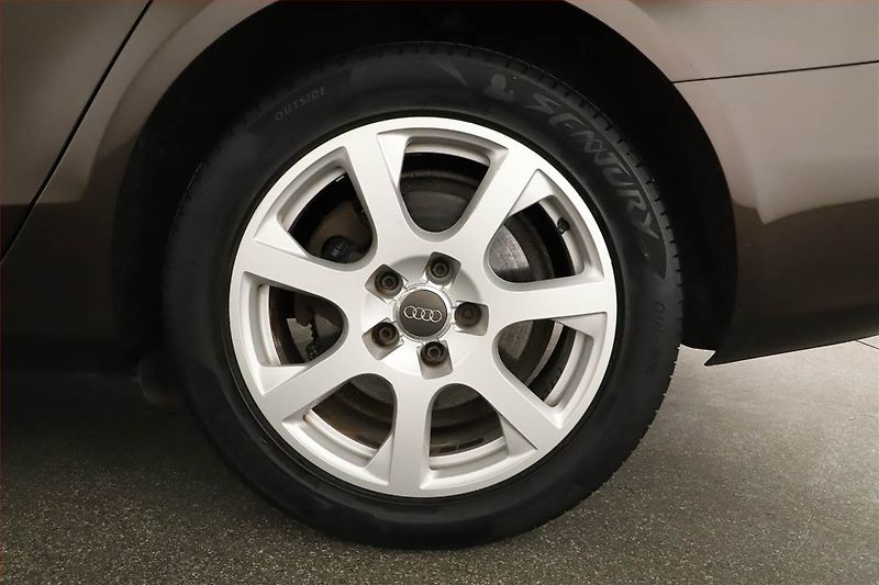 Audi A4 (2015) 2.0 TDI, Automat, Navi, Xenony - fotka 15 z 15