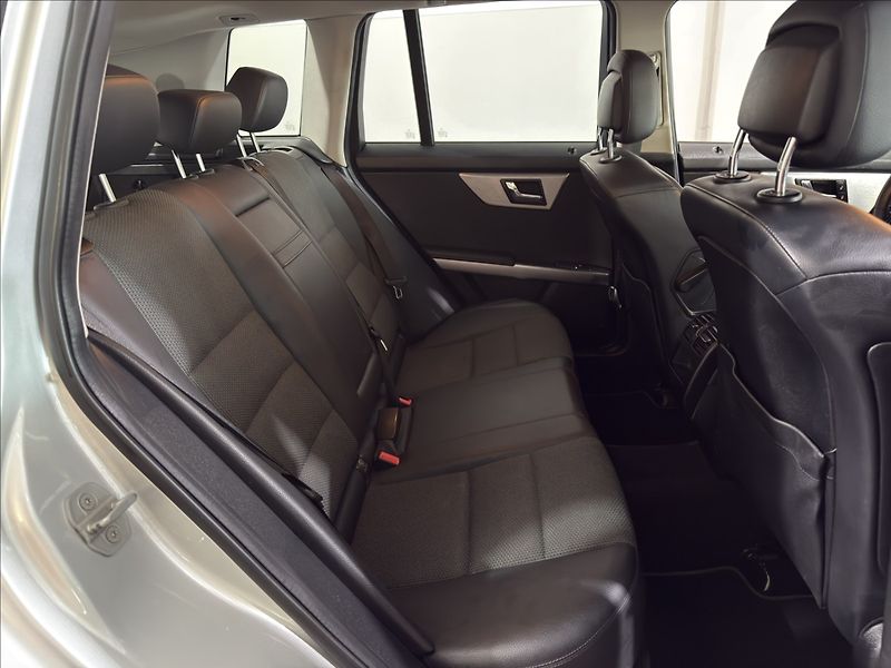 Mercedes-Benz GLK 2,2   220CDI AUTOMAT BI-XEN - fotka 21 z 31