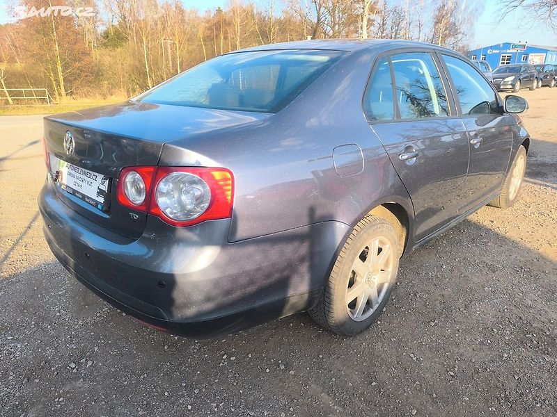 Volkswagen Jetta 1,9TDI BEZ DPF,KRÁSNÁ,220T.KM - fotka 3 z 29