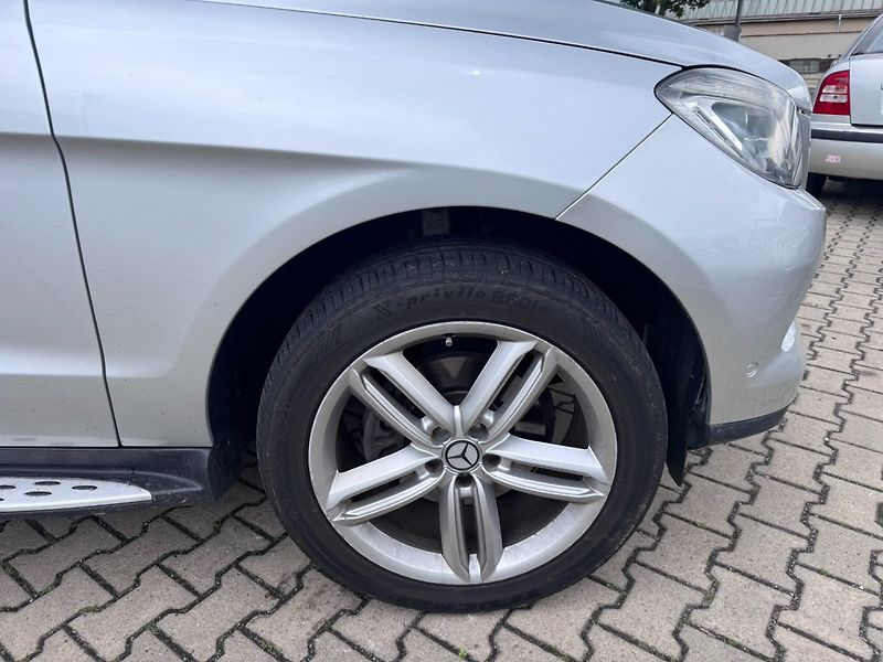 Mercedes-Benz Třídy M (2012) 350 3,0 CDI 190KW 4MATIC TAŽNÉ - fotka 17 z 50