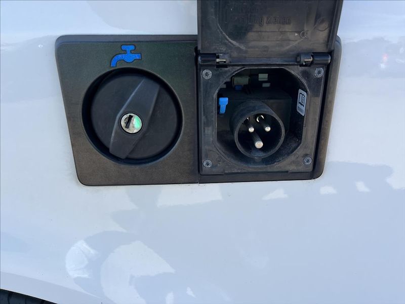 Volkswagen California 2,0 TDi DSG OCEAN 4x4 KUCHYŇ - fotka 44 z 55