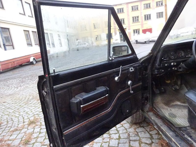 Jeep Cherokee (1982) 4,2 - fotka 10 z 14
