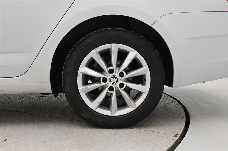 Škoda Octavia 2,0 TDI 110 kW DSG Clever Záru - fotka 30 z 30