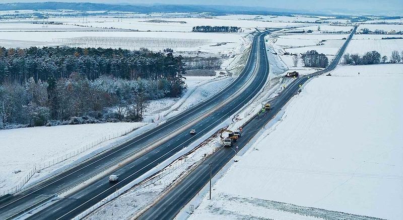 Místo napojení dvou úseků dálnice D6 mezi Krupou a Hořesedly.