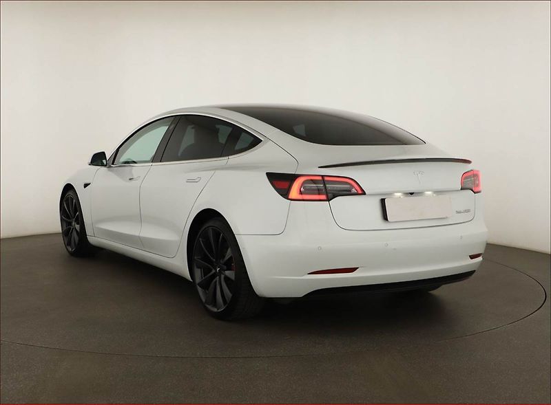 Tesla Model 3 (2020) Performance 78kWh, SoH 83% - fotka 4 z 20