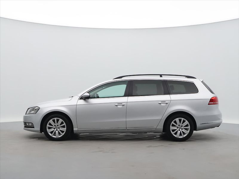 Volkswagen Passat 2,0 TDI 103kW DSG Xenon Navi - fotka 4 z 32