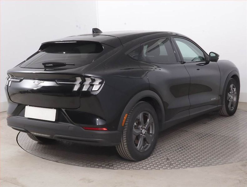 Ford Mustang Mach-E (2021) Standard Range RWD, SoH 94% - fotka 5 z 19