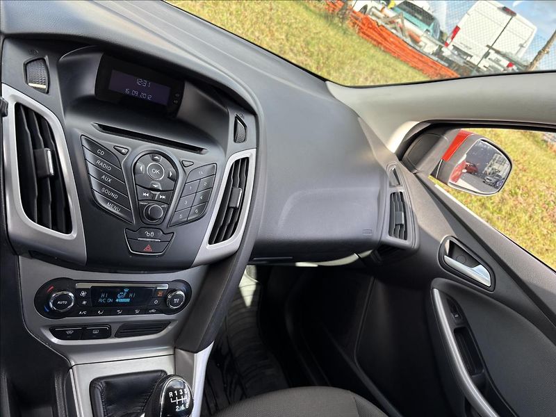 Ford Focus 1,6 TDCI 95k Trend - fotka 28 z 29