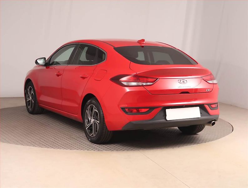 Hyundai i30 (2022) 1.0 T-GDI, ČR,1.maj - fotka 4 z 15