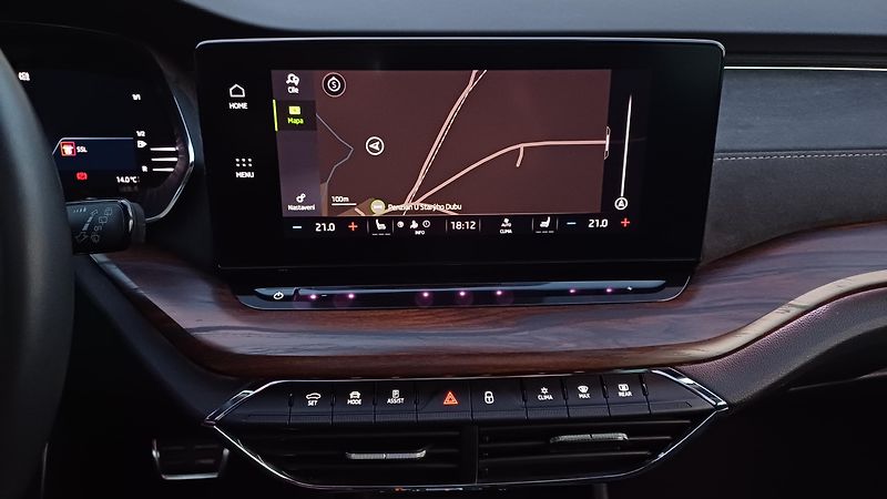 Škoda Octavia SCOUT TSI 4x4-WEBA-PANO-HUD-TZ - fotka 35 z 50