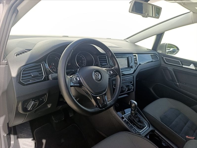 Volkswagen Golf Sportsvan 1,6 TDi DSG Navigace Tempomat - fotka 12 z 35