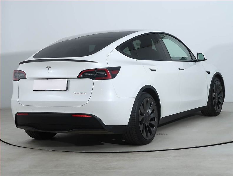 Tesla Model Y (2022) Performance 79kWh, SoH 92% - fotka 5 z 26