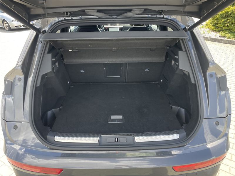 DS Automobiles DS7 Crossback 2,0 BHDi 130kw Grand Chic - fotka 9 z 41