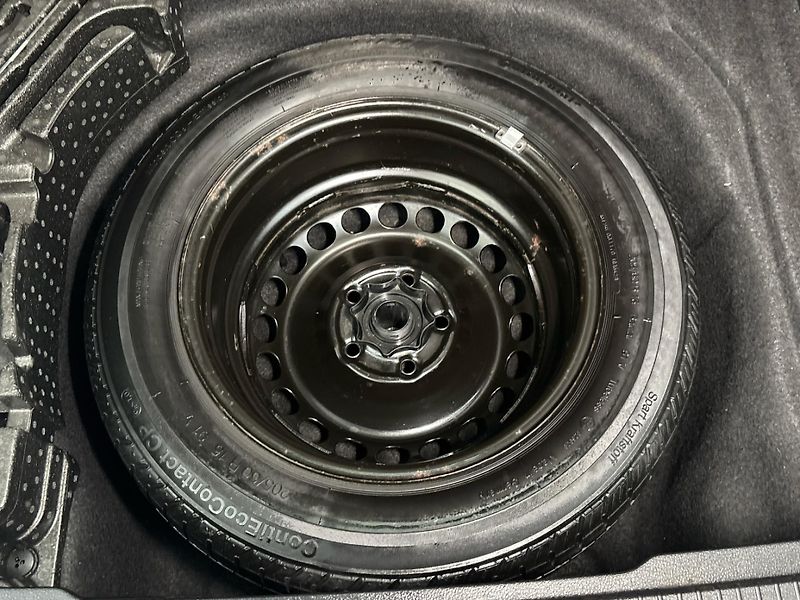 Volkswagen Passat Bussines - fotka 29 z 29