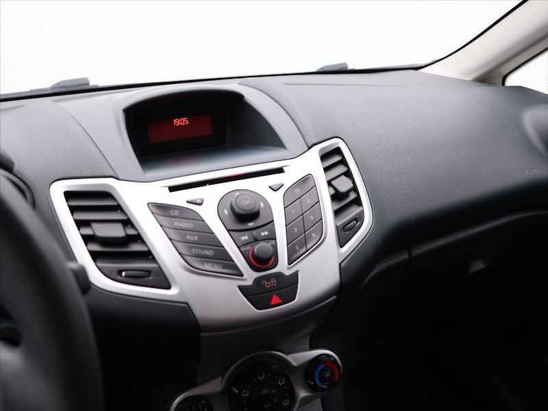 Ford Fiesta 1,2 i 44 kW CZ - fotka 16 z 26