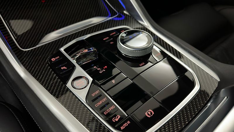 BMW X6 M60i / ZÁRUKA / TAŽNÉ  - fotka 39 z 70