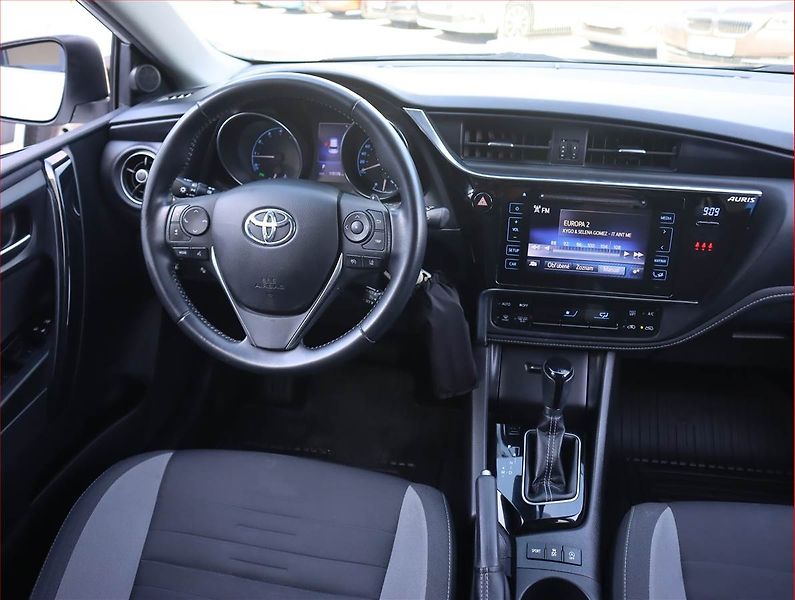 Toyota Auris (2018) 1.2 Ti, Automat, Serv.kniha - fotka 7 z 19