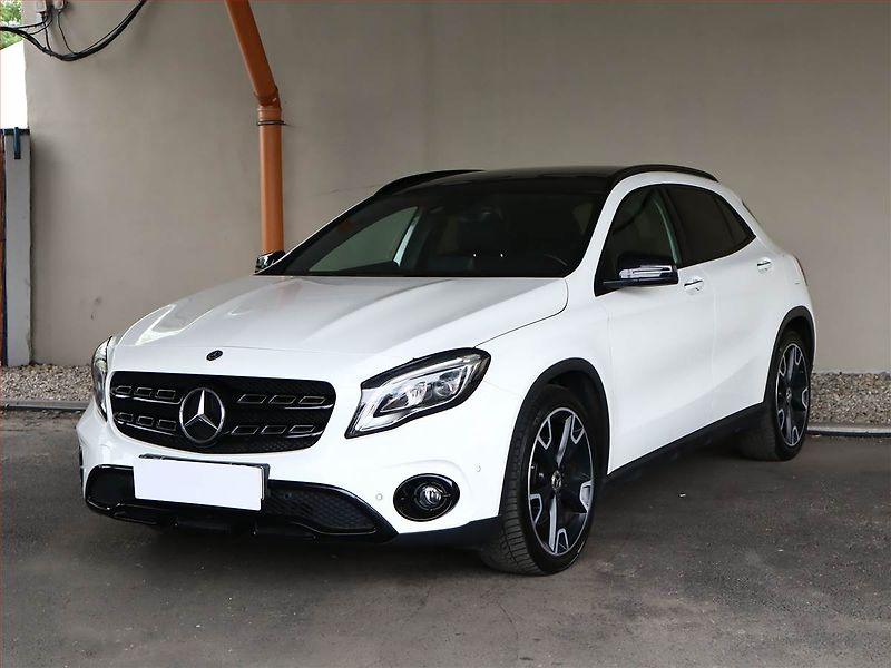 Mercedes-Benz GLA (2018) 220 4MATIC, 4X4, Automat - fotka 2 z 22