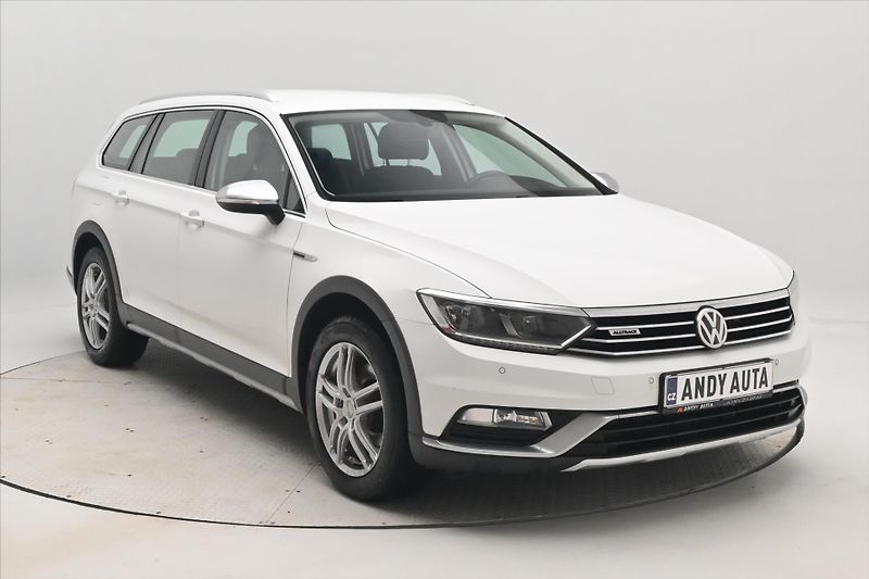 Volkswagen Passat 2,0 TDI 140kW DSG Alltrack 4Mo - fotka 3 z 32