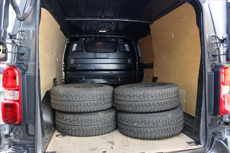 Peugeot Expert 2,0 110kW,  DPH, 1.Majitel - fotka 42 z 43