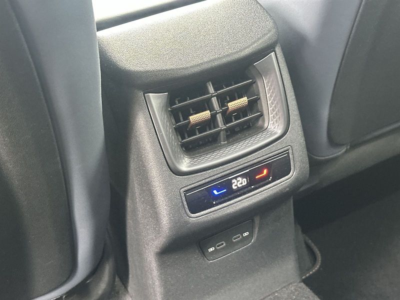Cupra Terramar (2025) 2.0 TSI 4Drive DSG - fotka 24 z 34