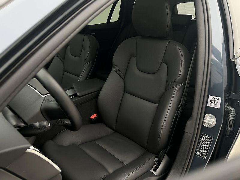 Volvo V60 B4 DARK PLUS AUT - fotka 18 z 45
