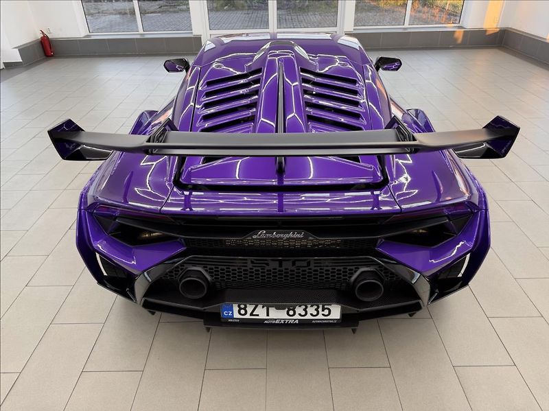 Lamborghini Huracán STO LIFT DPH VIOLA PASIFAE - fotka 8 z 19