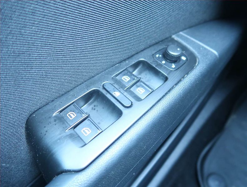 Škoda Superb (2011) Ambition 2.0 TDI, Automat - fotka 16 z 18