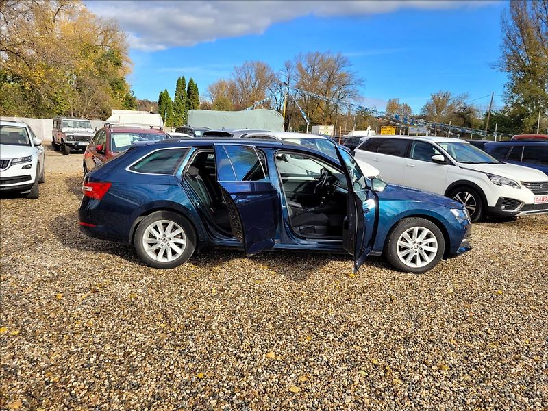 Škoda Superb 1,4 TSI,PHEV,DSG,LED,NAVI,VÝHŘ - fotka 18 z 47